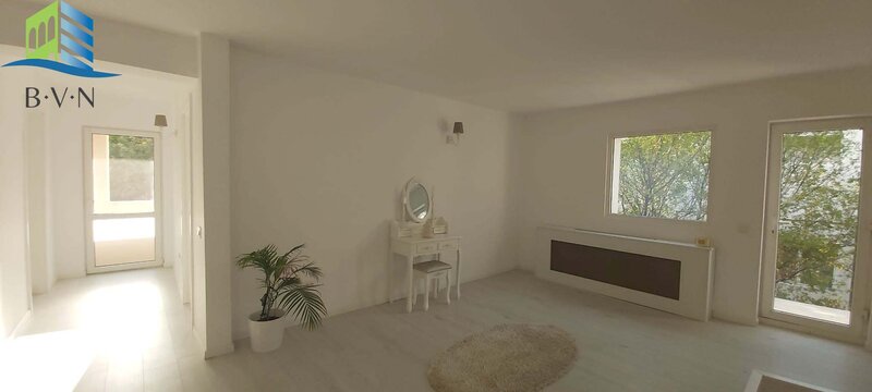 Baneasa, casa de vanzare + curte mare