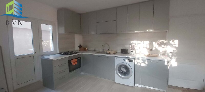 Baneasa, casa de vanzare + curte mare